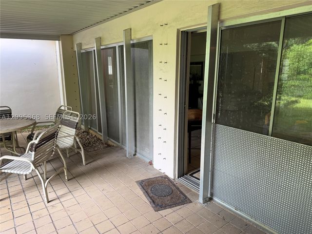 1819 N 51st Ave, Hollywood, FL 33021