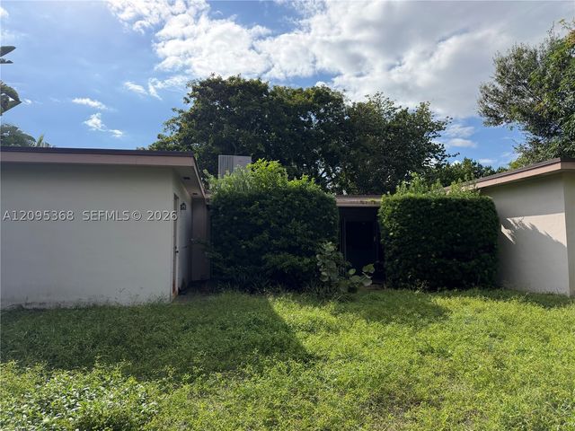 1819 N 51st Ave, Hollywood, FL 33021
