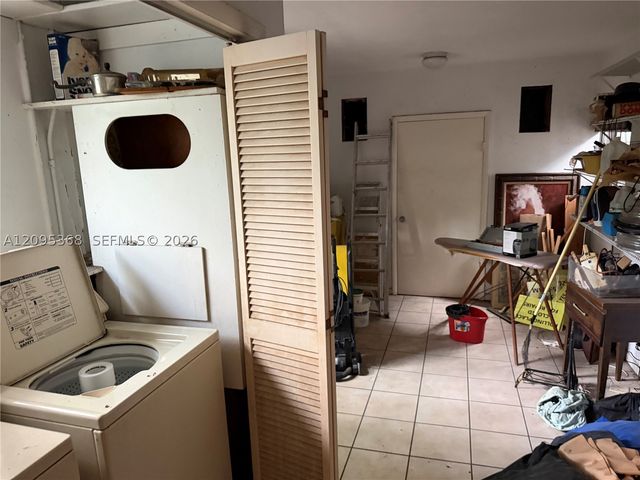 1819 N 51st Ave, Hollywood, FL 33021