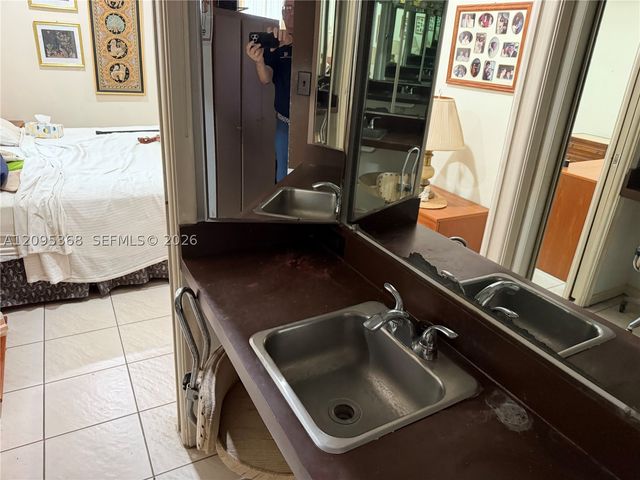1819 N 51st Ave, Hollywood, FL 33021