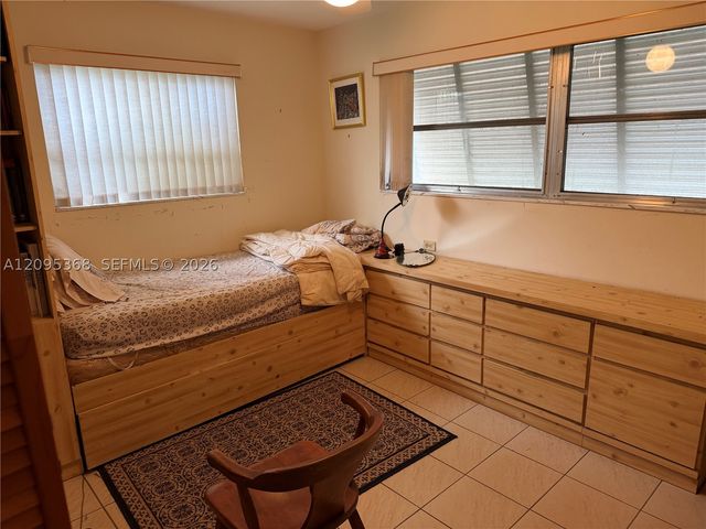 1819 N 51st Ave, Hollywood, FL 33021