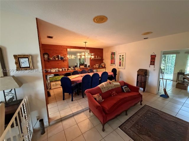 1819 N 51st Ave, Hollywood, FL 33021