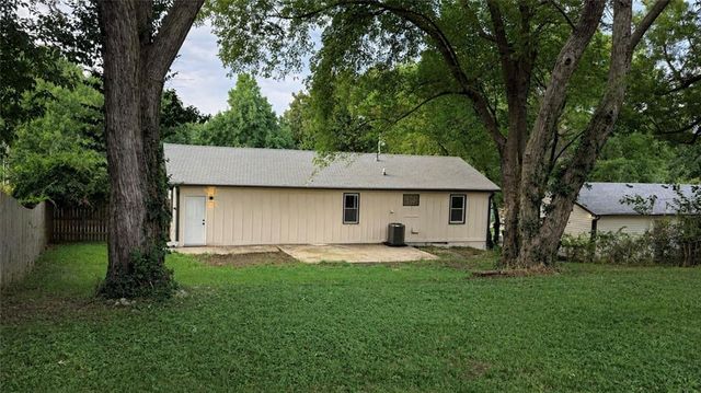 9425 E 67th Terrace, Raytown, MO 64133