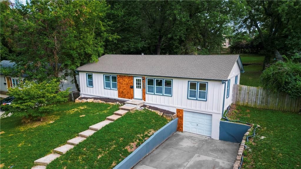 9425 E 67th Terrace, Raytown, MO 64133