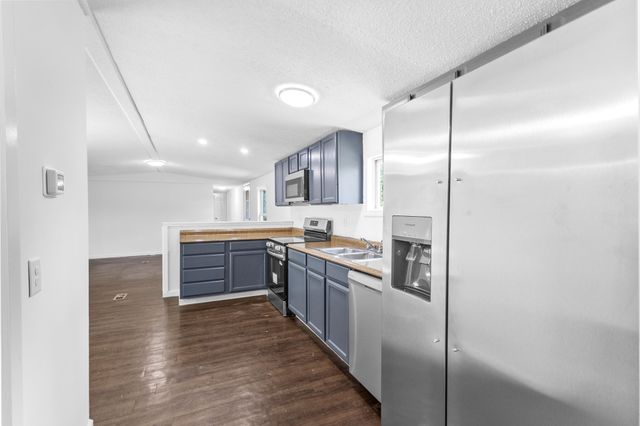 4037 Weston Dr, White House, TN 37188