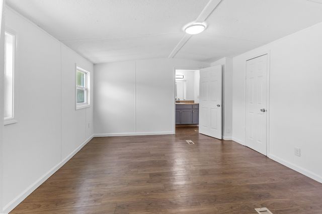 4037 Weston Dr, White House, TN 37188