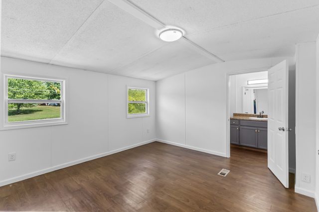 4037 Weston Dr, White House, TN 37188