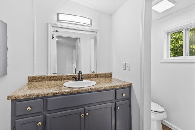 4037 Weston Dr, White House, TN 37188