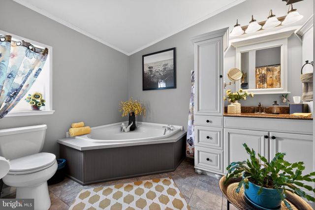 102 DAISY LN, Royersford, PA 19468