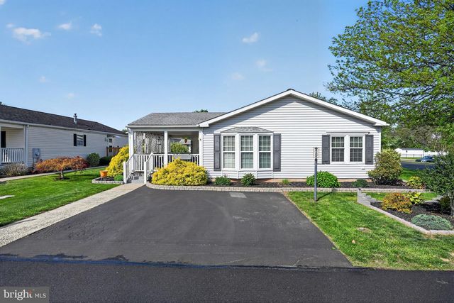 102 DAISY LN, Royersford, PA 19468