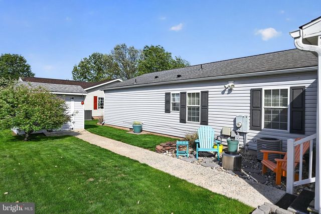 102 DAISY LN, Royersford, PA 19468