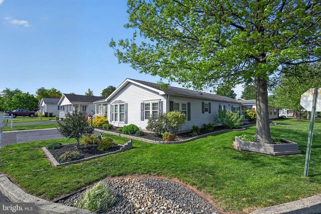 102 DAISY LN, Royersford, PA 19468