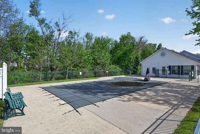 102 DAISY LN, Royersford, PA 19468