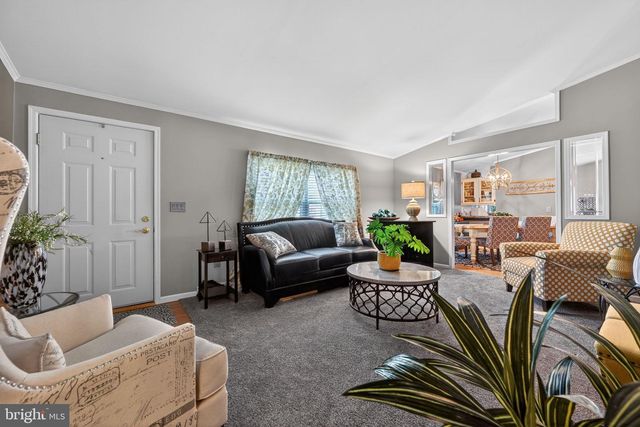 102 DAISY LN, Royersford, PA 19468