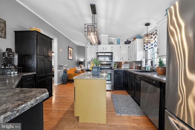 102 DAISY LN, Royersford, PA 19468