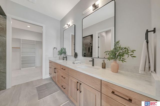 7948 S 43rd Street, Lincoln, NE 68516