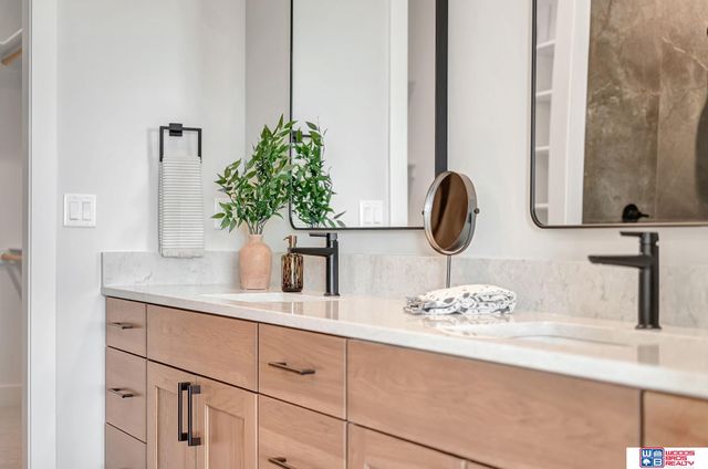 7948 S 43rd Street, Lincoln, NE 68516