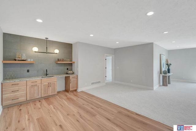 7948 S 43rd Street, Lincoln, NE 68516