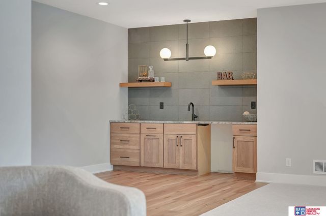 7948 S 43rd Street, Lincoln, NE 68516