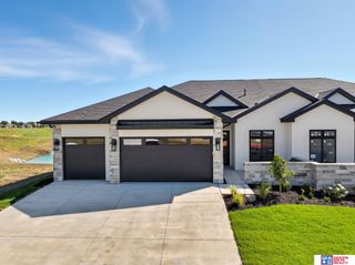 7948 S 43rd Street, Lincoln, NE 68516