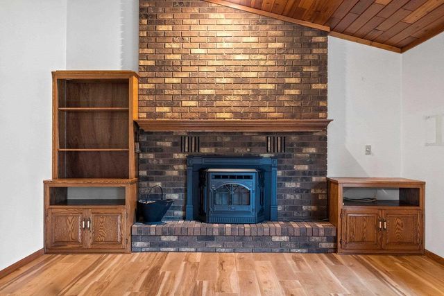 28 GREVES COURT, Appleton, WI 54914