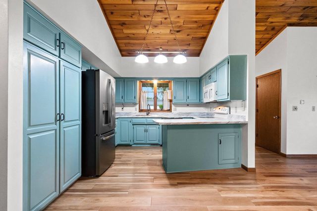 28 GREVES COURT, Appleton, WI 54914