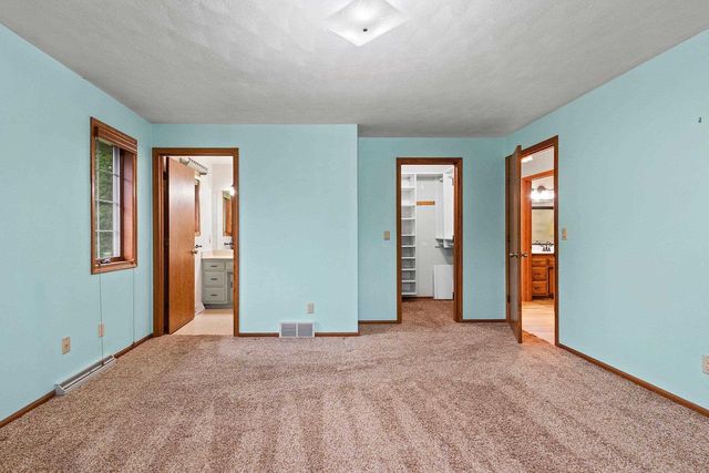28 GREVES COURT, Appleton, WI 54914