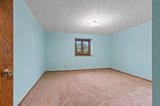 28 GREVES COURT, Appleton, WI 54914