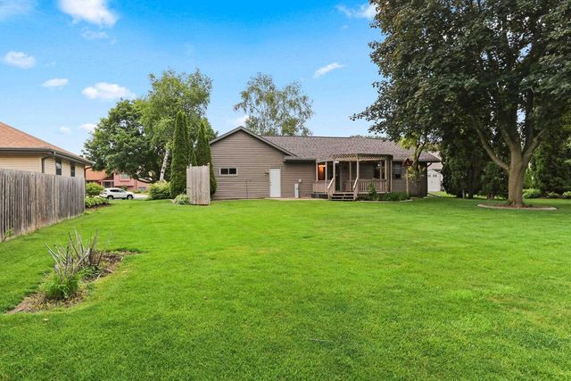 28 GREVES COURT, Appleton, WI 54914