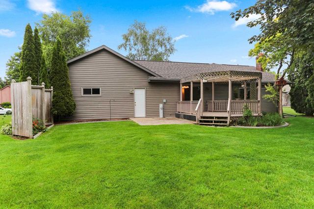 28 GREVES COURT, Appleton, WI 54914
