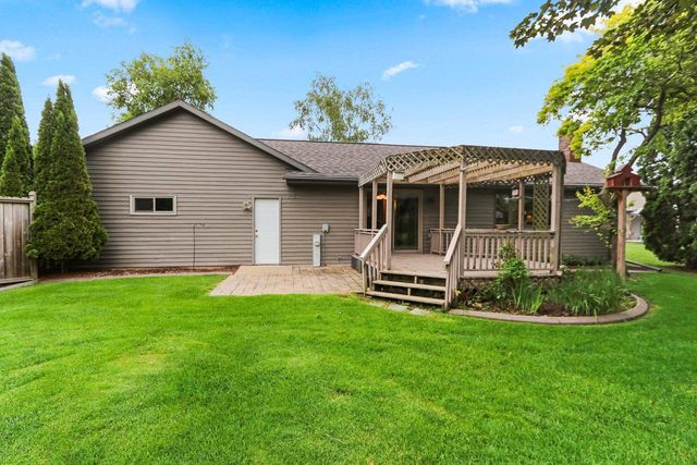 28 GREVES COURT, Appleton, WI 54914