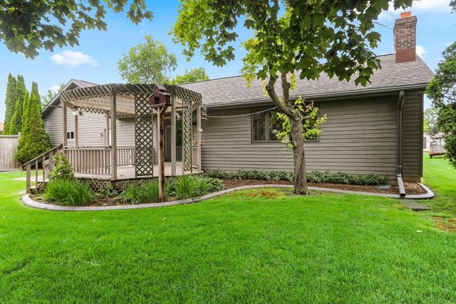 28 GREVES COURT, Appleton, WI 54914