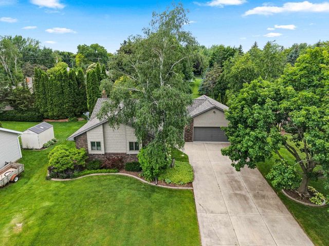 28 GREVES COURT, Appleton, WI 54914