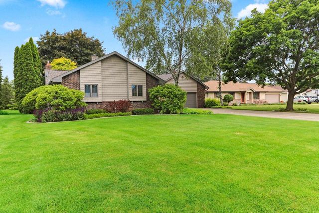 28 GREVES COURT, Appleton, WI 54914