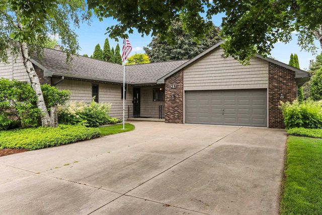 28 GREVES COURT, Appleton, WI 54914