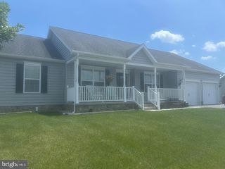 55 RAINBOW DR, Hanover, PA 17331