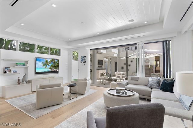 1021 6th ST S, Naples, FL 34102