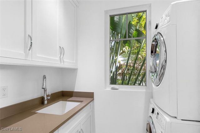 1021 6th ST S, Naples, FL 34102