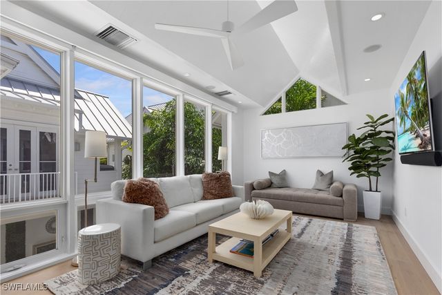 1021 6th ST S, Naples, FL 34102