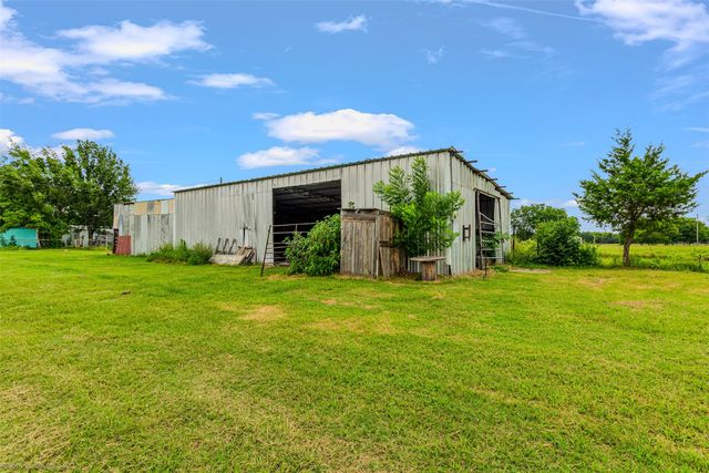 2379 Vz County Road 3810, Wills Point, TX 75169