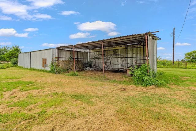 2379 Vz County Road 3810, Wills Point, TX 75169