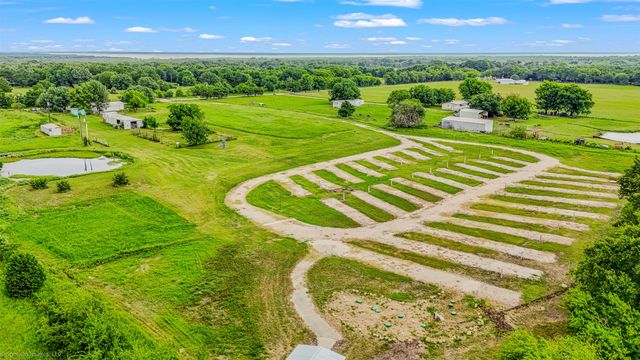 2379 Vz County Road 3810, Wills Point, TX 75169