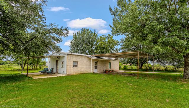 2379 Vz County Road 3810, Wills Point, TX 75169