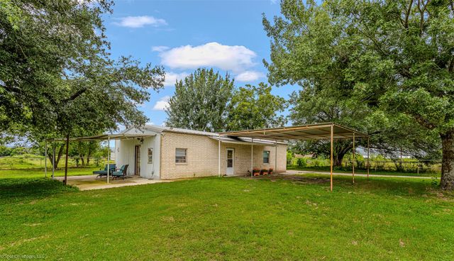 2379 Vz County Road 3810, Wills Point, TX 75169