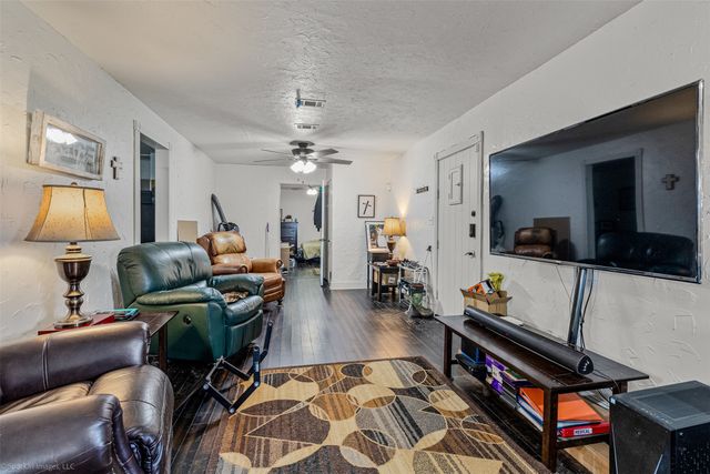 2379 Vz County Road 3810, Wills Point, TX 75169