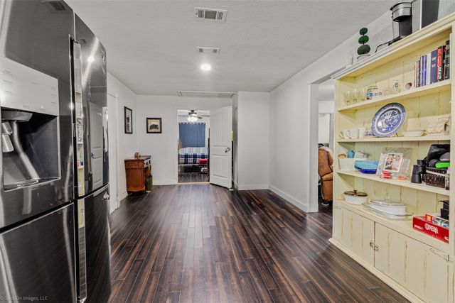 2379 Vz County Road 3810, Wills Point, TX 75169