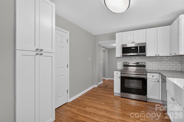 620 10th Street Boulevard NW, Hickory, NC 28601