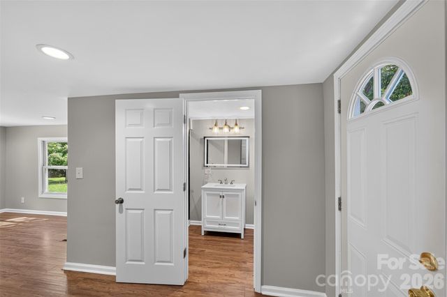 620 10th Street Boulevard NW, Hickory, NC 28601