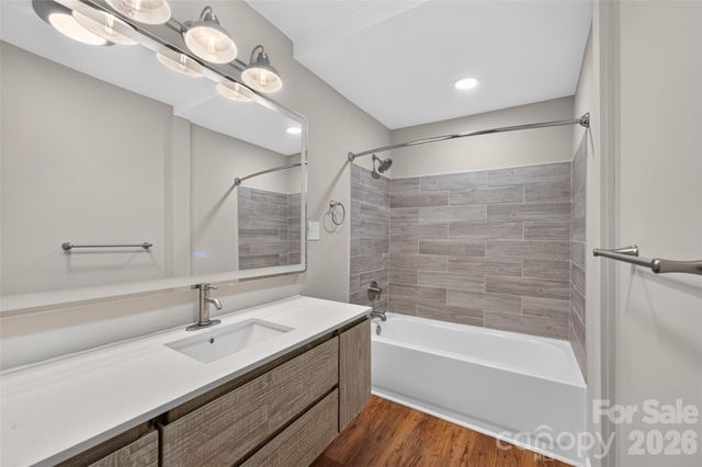 620 10th Street Boulevard NW, Hickory, NC 28601