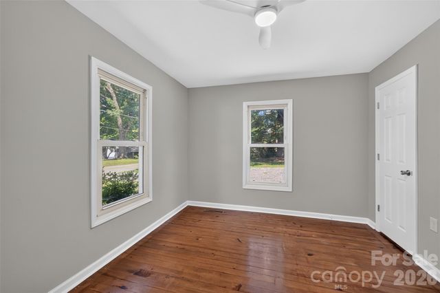 620 10th Street Boulevard NW, Hickory, NC 28601